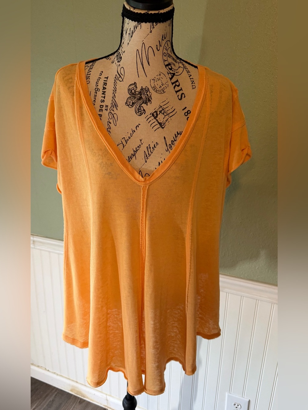 Free People V-Neck Short Sleeve Top light & Flowy - Light Orange